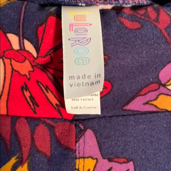 LulaRoe TC tall and curvy leggings - Picture 4 of 4